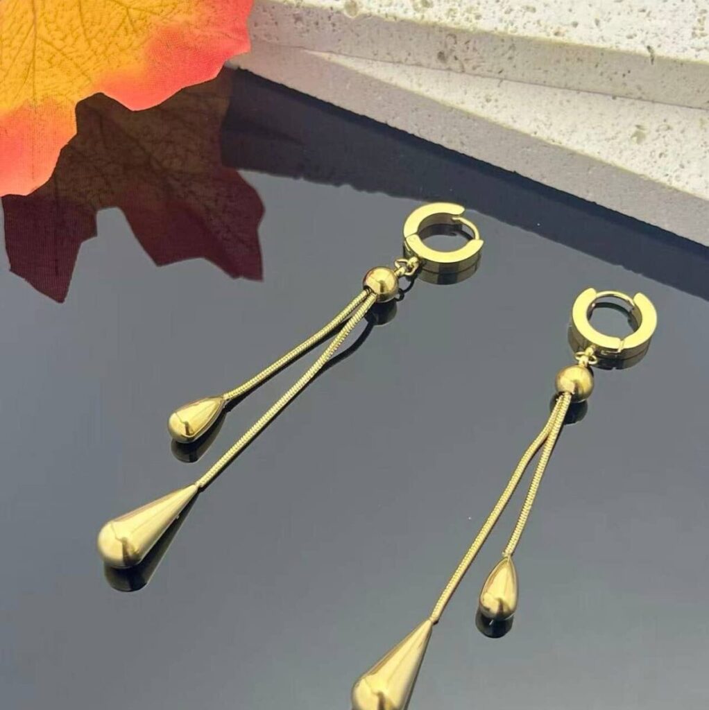 Pendientes largos acero dorado con cadena y colgante gota