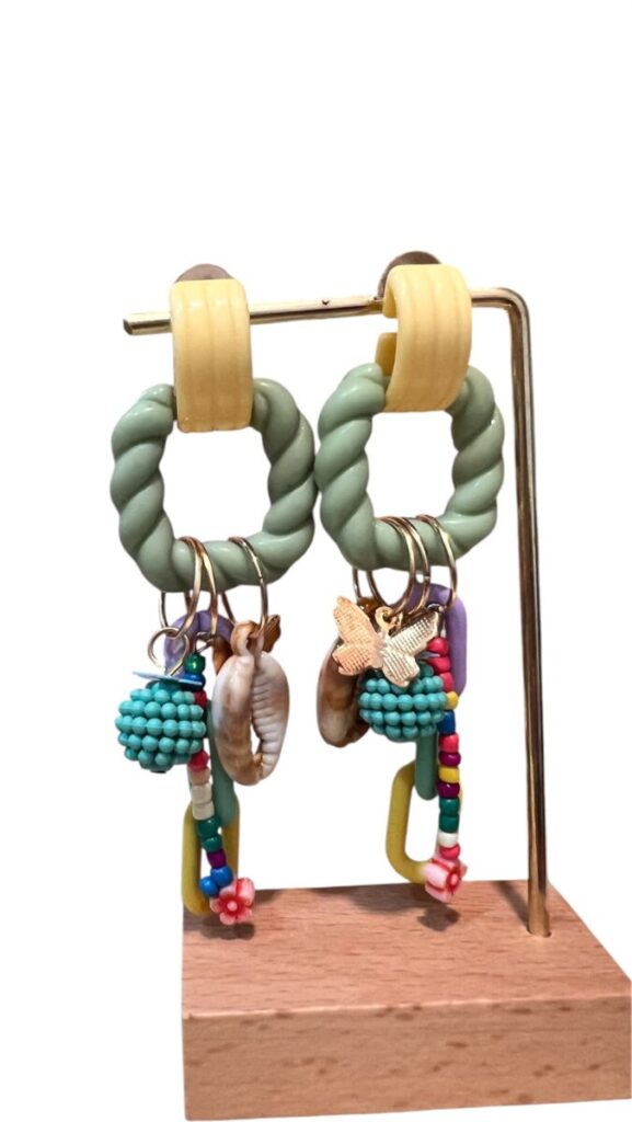 Pendientes Aro Trenzado Verde con Charms